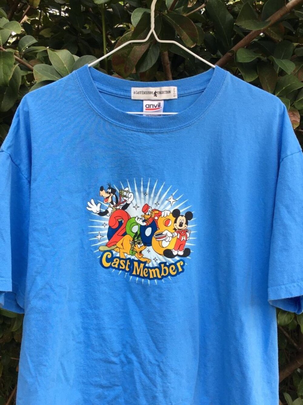 HTF RARE! Disney Cast Member 2008 T-Shirt in Blue Size XL Exclusive Collection